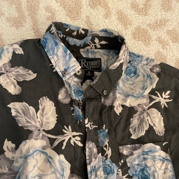 Retrofit Hawaiian Button Up‎ Shirt - Picture 2 of 3